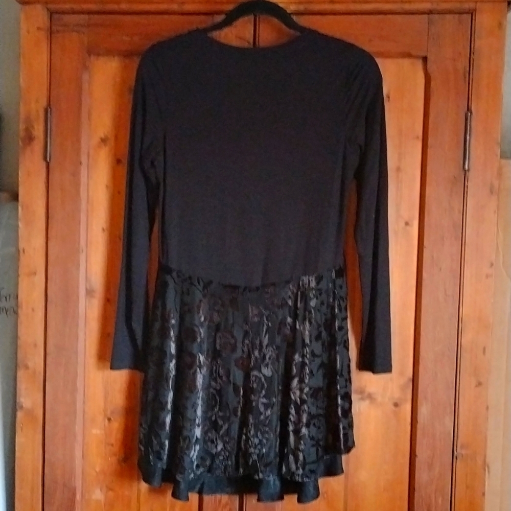 LOGO by Lori Goldstein Hi-Lo Velvet Burnout Peplum Tunic XS NWOT